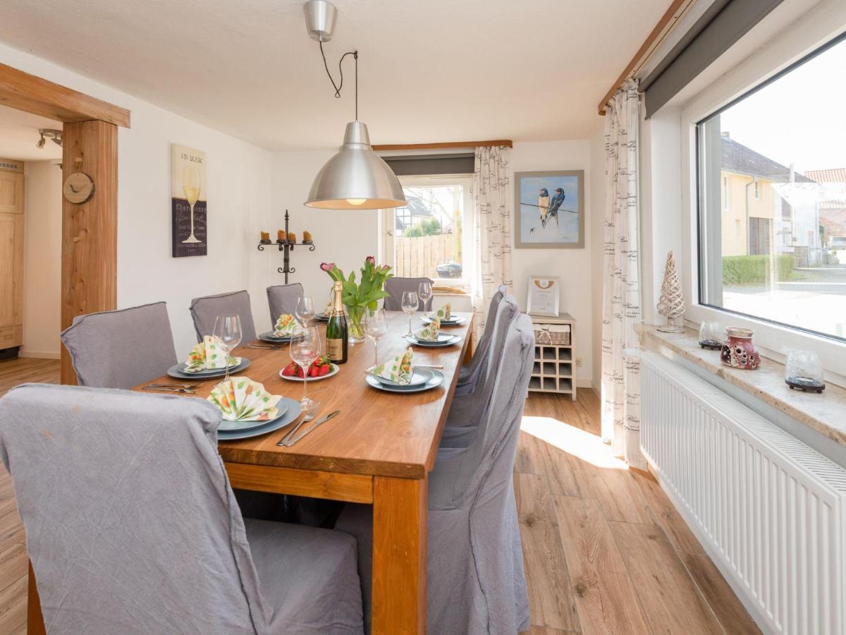 Modern Holiday Home Near River In Amelgatzen Emmerthal Room photo