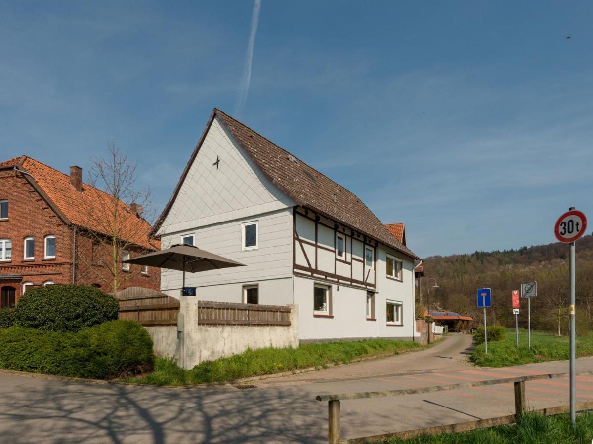 Modern Holiday Home Near River In Amelgatzen Emmerthal Room photo